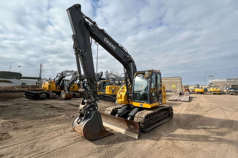 John Deere 135 – 15 Ton